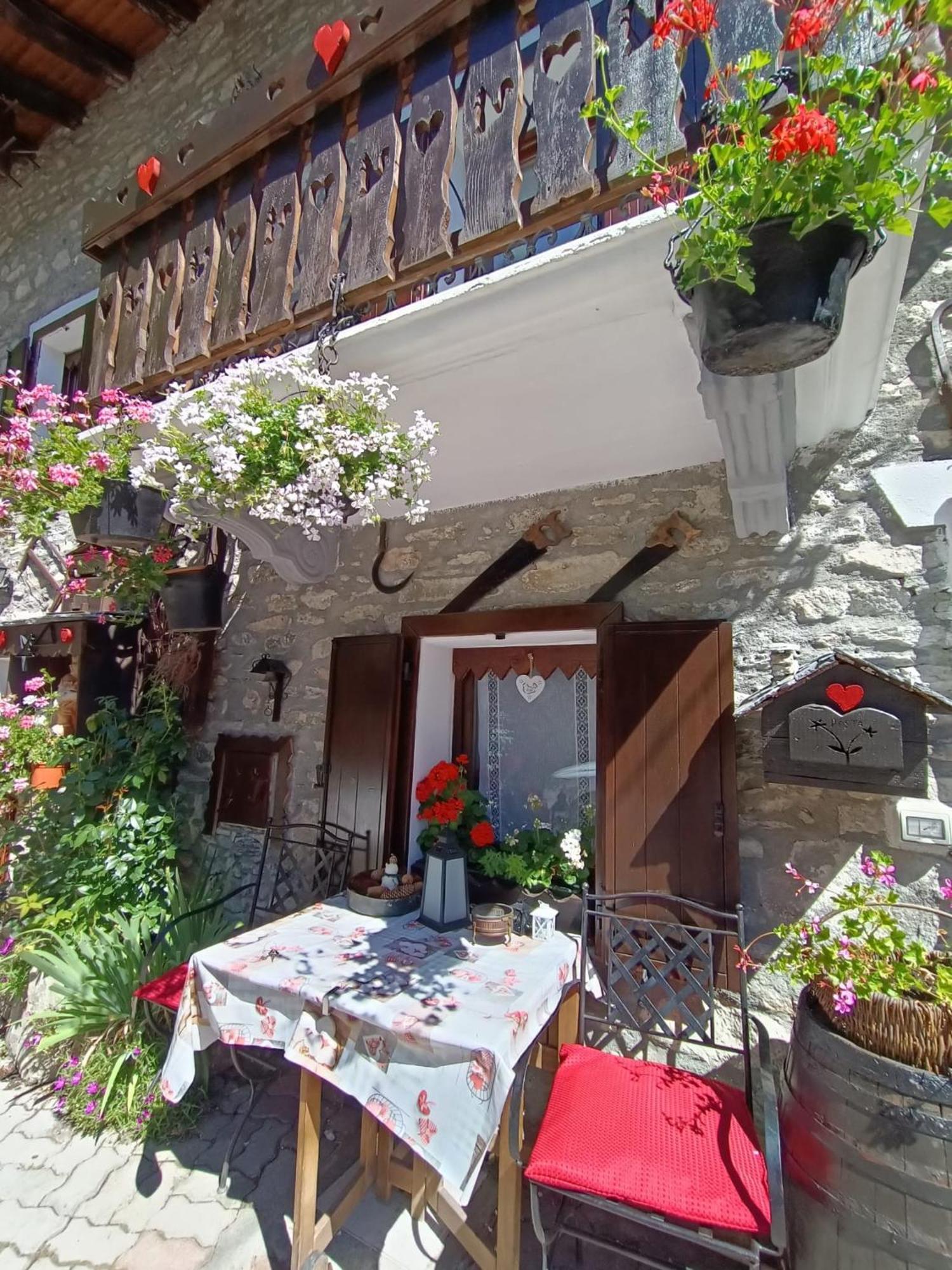 Le Grenier De Olga E Mario Apartment Pre-Saint-Didier Exterior photo